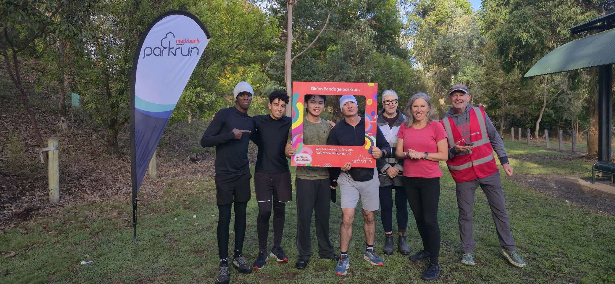 Runners and volunteers at Eildon Pondage parkrun